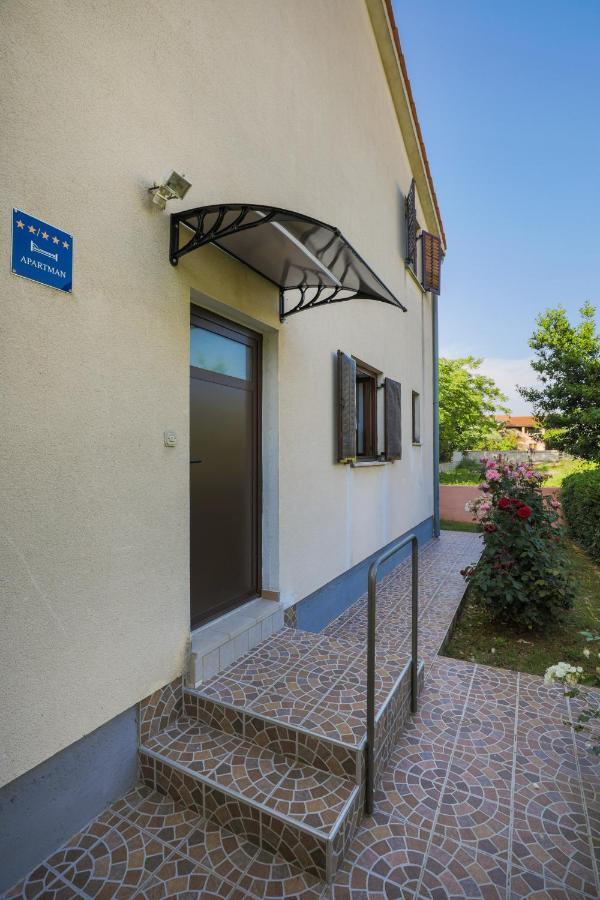 Center Of Fazana Apartments Katarina Exterior photo